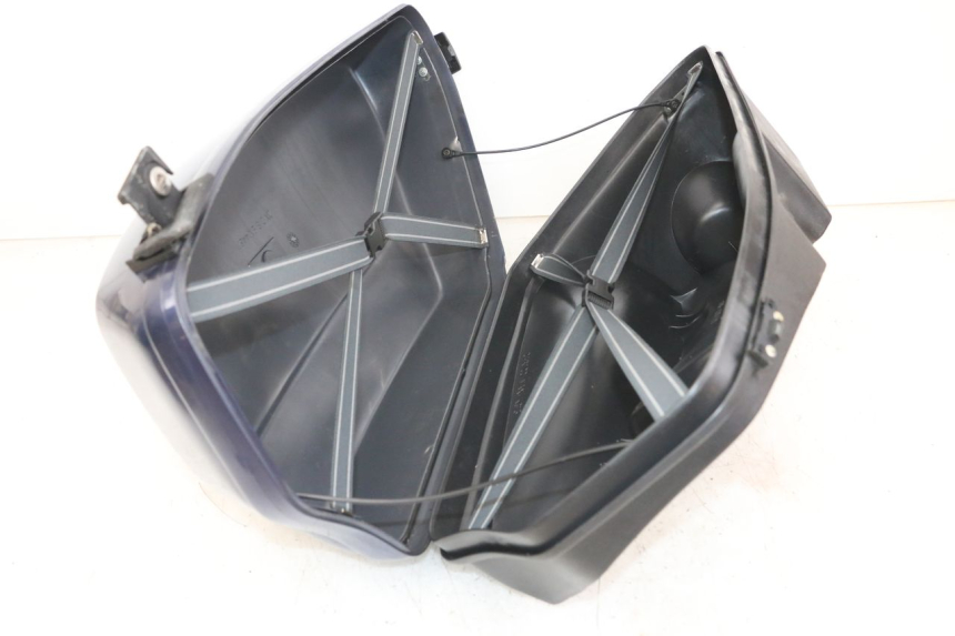 photo de KOFFER APRILIA SCARABEO GT 125 (1999 - 2007) - Zoom op componenten