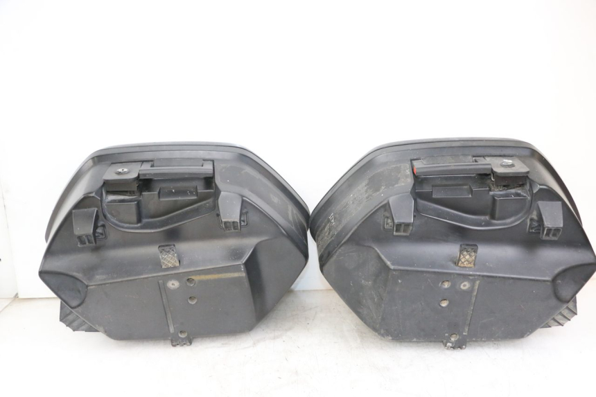 photo de KOFFER YAMAHA TDM ABS 900 (2002 - 2014) - Zoom op componenten