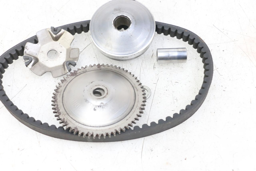 photo de VARIATOR KYMCO AGILITY 4T 50 (2018 - 2022) - Andere kijkhoek