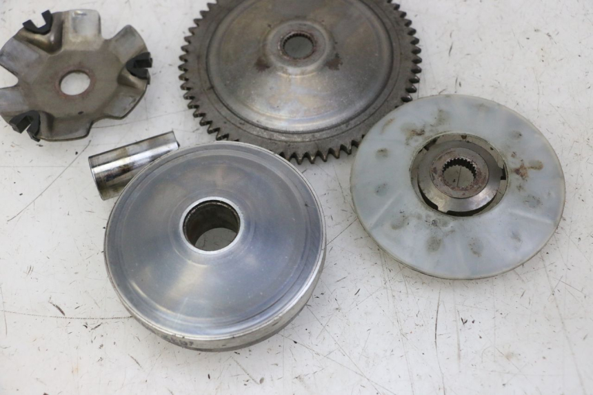 photo de VARIATOR KYMCO AGILITY 4T 50 (2018 - 2022) - Andere kijkhoek