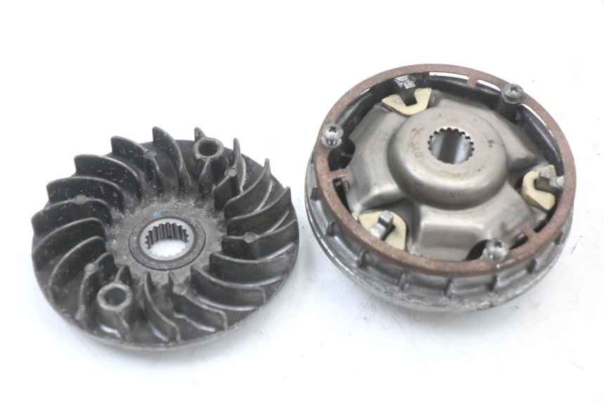 photo de VARIATOR SUZUKI BURGMAN 125 (2007 - 2014) - Detail van het onderdeel
