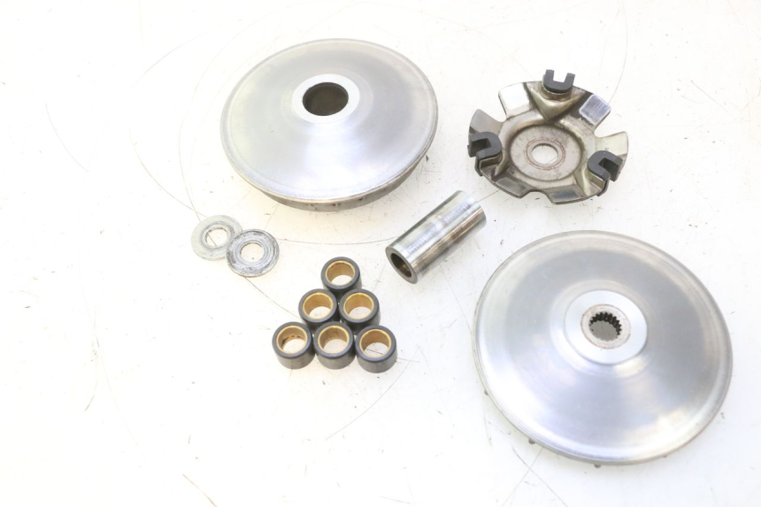 photo de VARIATOR HONDA FES PANTHEON 125 (2003 - 2007) - Bevestigingspunten