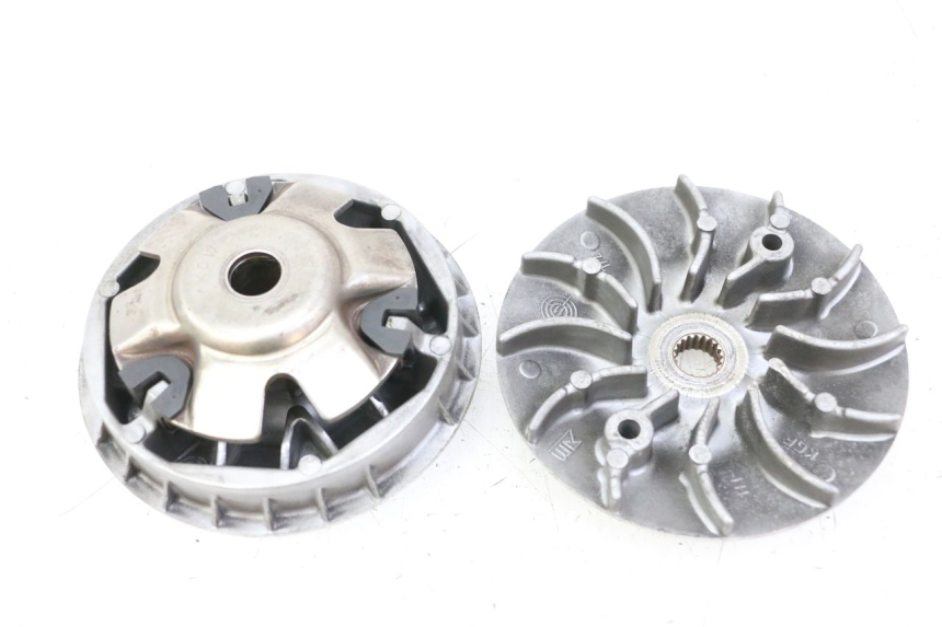 photo de VARIATOR HONDA FES S-WING SWING ABS 125 (2007 - 2015) - Detail van het onderdeel