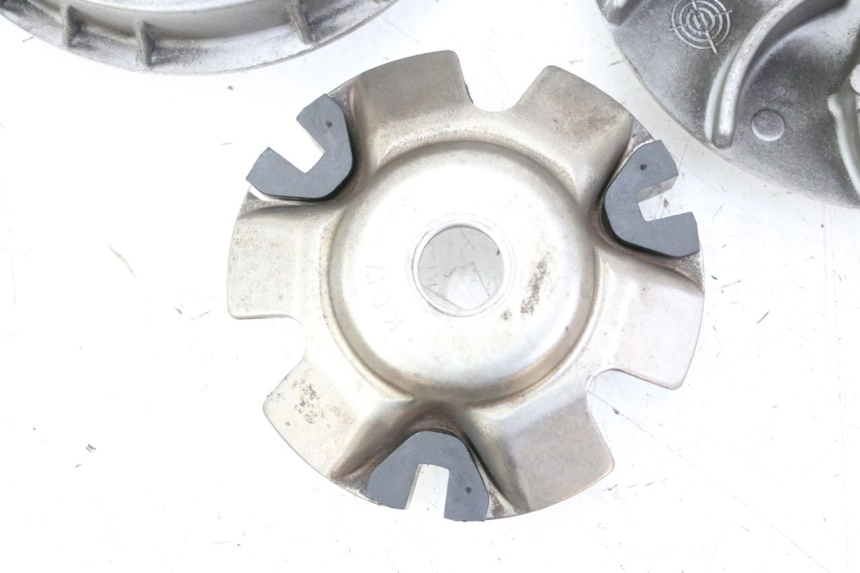 photo de VARIATOR HONDA FES S-WING SWING ABS 125 (2007 - 2015) - Bevestigingspunten