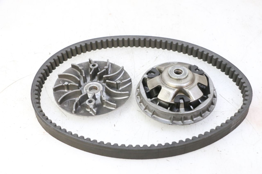 photo de VARIATOR HONDA FES S-WING SWING ABS 125 (2007 - 2015) - Detail van het onderdeel