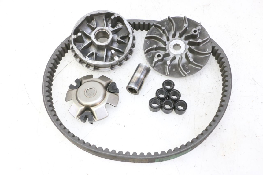 photo de VARIATOR HONDA FES S-WING SWING ABS 125 (2007 - 2015) - Hoofdaanzicht