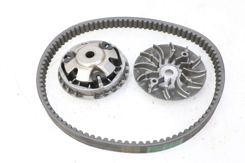 photo de VARIATOR HONDA FES S-WING SWING ABS 125 (2007 - 2015) - Detail van het onderdeel