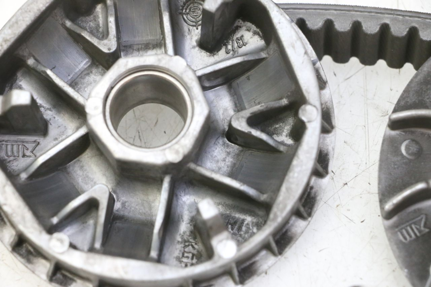 photo de VARIATOR HONDA FES S-WING SWING ABS 125 (2007 - 2015) - Kenmerkende details