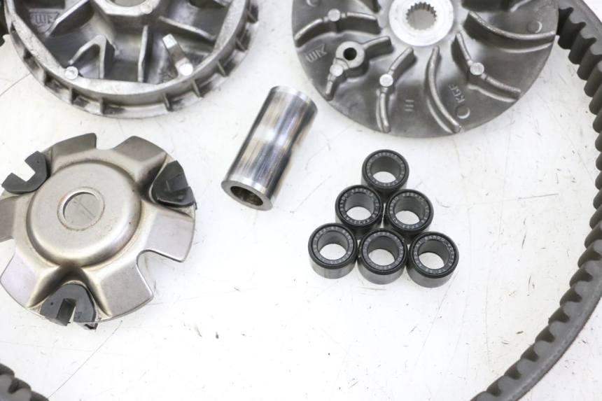 photo de VARIATOR HONDA FES S-WING SWING ABS 125 (2007 - 2015) - Markeringen en referenties