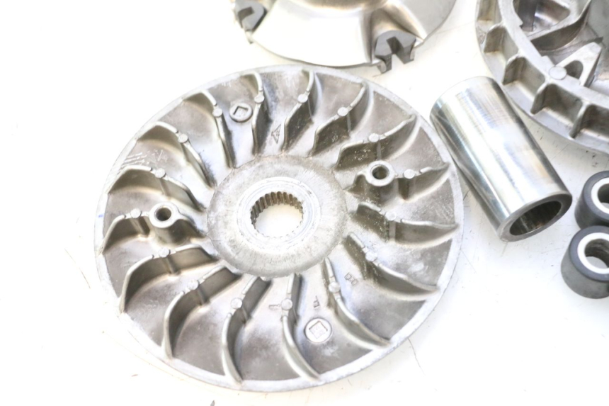 photo de VARIATOR HONDA FJS SILVER WING SILVERWING 400 (2005 - 2008) - Zoom op componenten