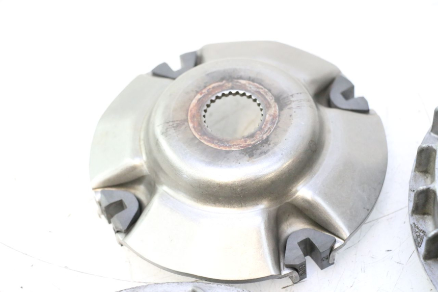 photo de VARIATOR HONDA FJS SILVER WING SILVERWING 400 (2005 - 2008) - Focus op structuur