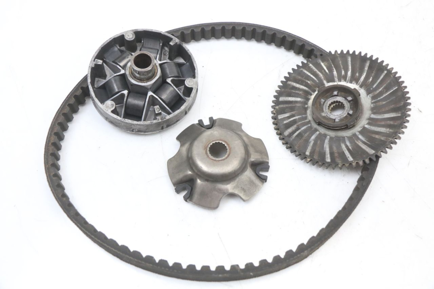 photo de VARIATOR PIAGGIO FLY 4T 50 (2004 - 2010) - Zoom op gebruiksstaat