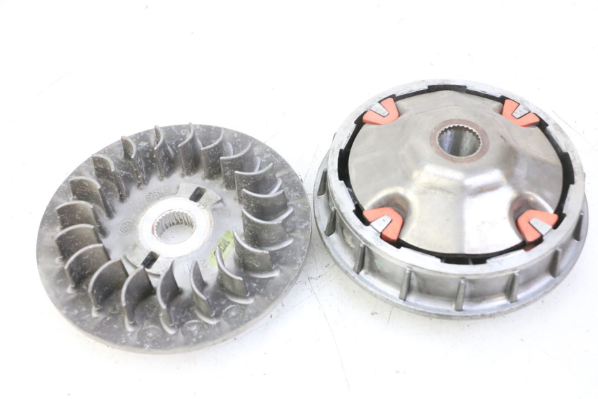 photo de VARIATOR PEUGEOT GEOPOLIS 400 (2007 - 2013) - Detail van het onderdeel