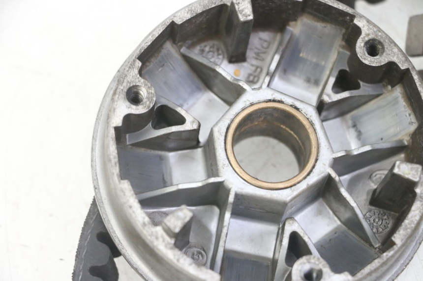 photo de VARIATOR PEUGEOT JET FORCE CARBU 50 (2003 - 2016) - Kenmerkende details