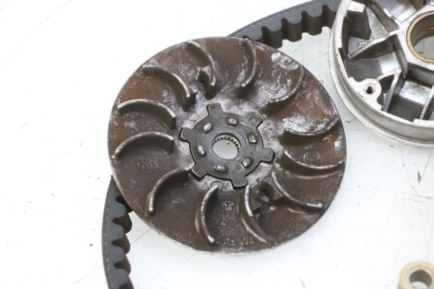 photo de VARIATOR PEUGEOT KISBEE 2T 50 (2010 - 2017) - Zoom op componenten