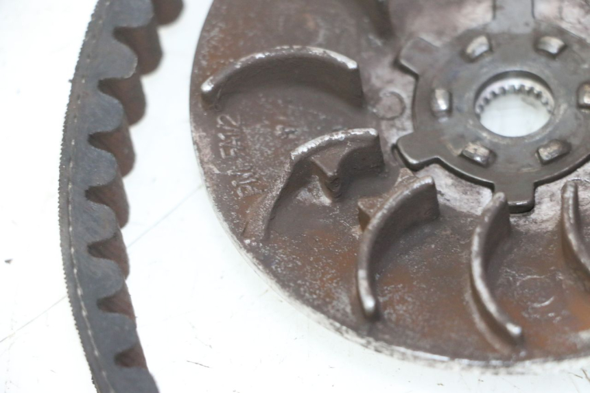 photo de VARIATOR PEUGEOT KISBEE 2T 50 (2010 - 2017) - Zoom op gebruiksstaat