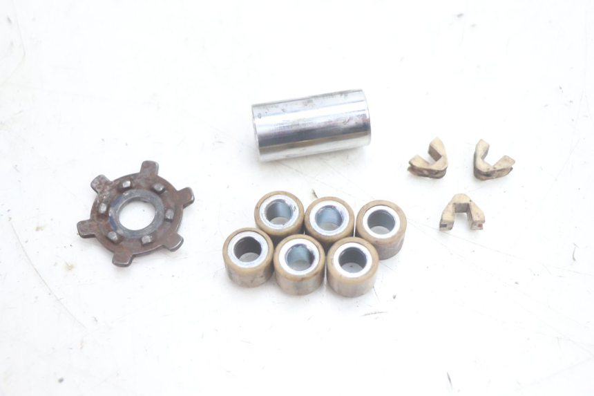 photo de VARIATOR PEUGEOT KISBEE 2T 50 (2010 - 2017) - Bevestigingspunten