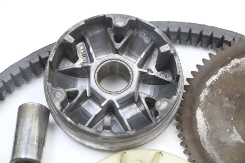 photo de VARIATOR PEUGEOT KISBEE 4T 50 (2018 - 2022) - Zoom op gebruiksstaat