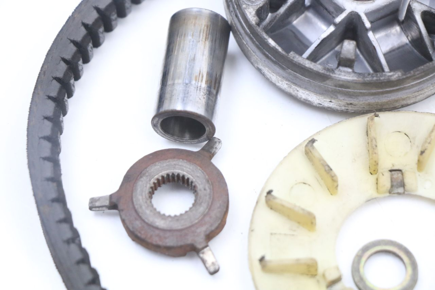 photo de VARIATOR PEUGEOT KISBEE 4T 50 (2018 - 2022) - Bevestigingspunten