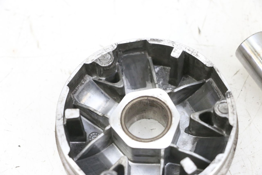 photo de VARIATOR PEUGEOT KISBEE 4T 50 (2010 - 2017) - Detail van het onderdeel