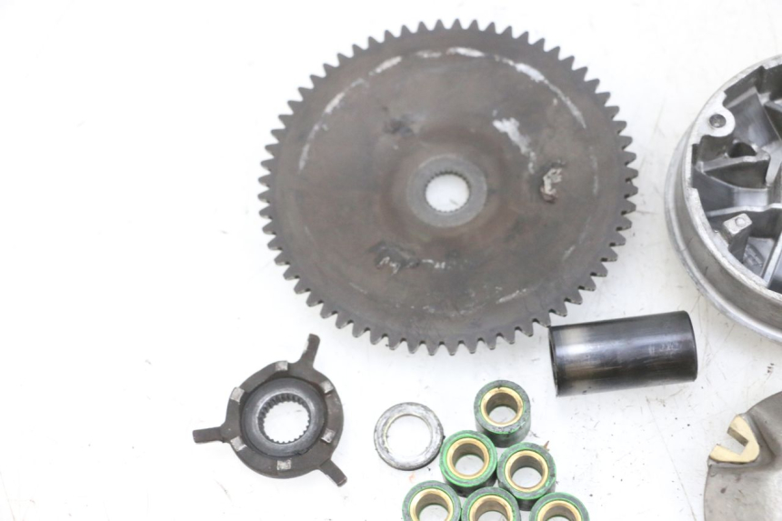 photo de VARIATOR PEUGEOT KISBEE 4T 50 (2010 - 2017) - Markeringen en referenties