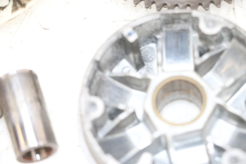 photo de VARIATOR PEUGEOT KISBEE 4T 50 (2010 - 2017) - Bevestigingspunten