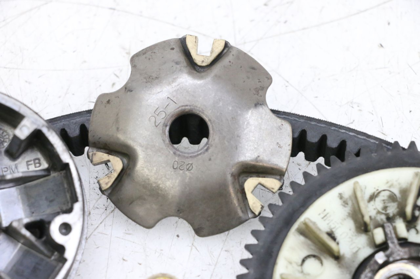 photo de VARIATOR PEUGEOT KISBEE 4T 50 (2018 - 2022) - Markeringen en referenties