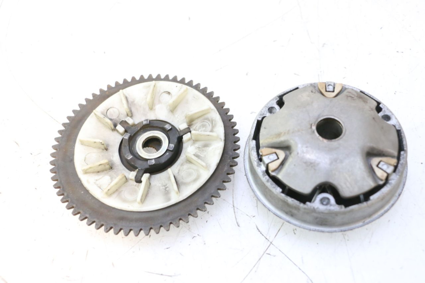 photo de VARIATOR PEUGEOT KISBEE 4T 50 (2010 - 2017) - Zoom op gebruiksstaat