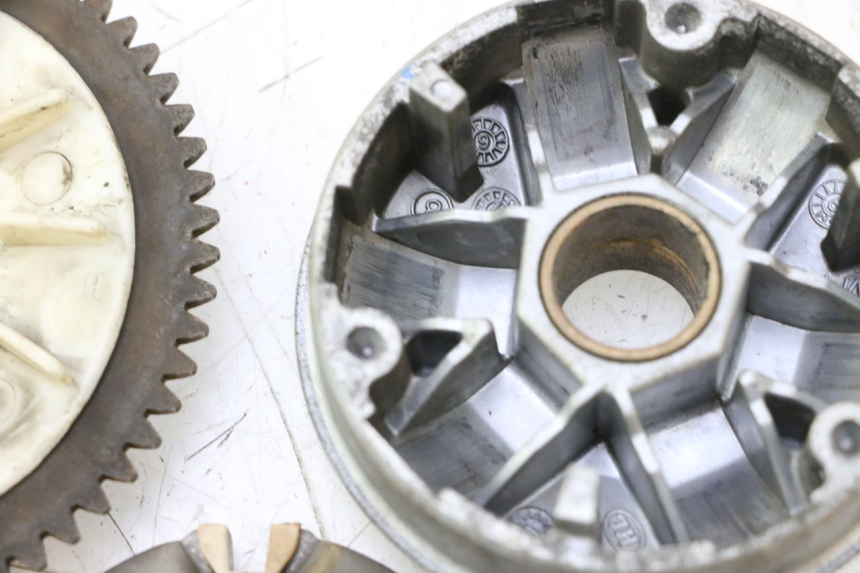 photo de VARIATOR PEUGEOT KISBEE 4T 50 (2010 - 2017) - Markeringen en referenties