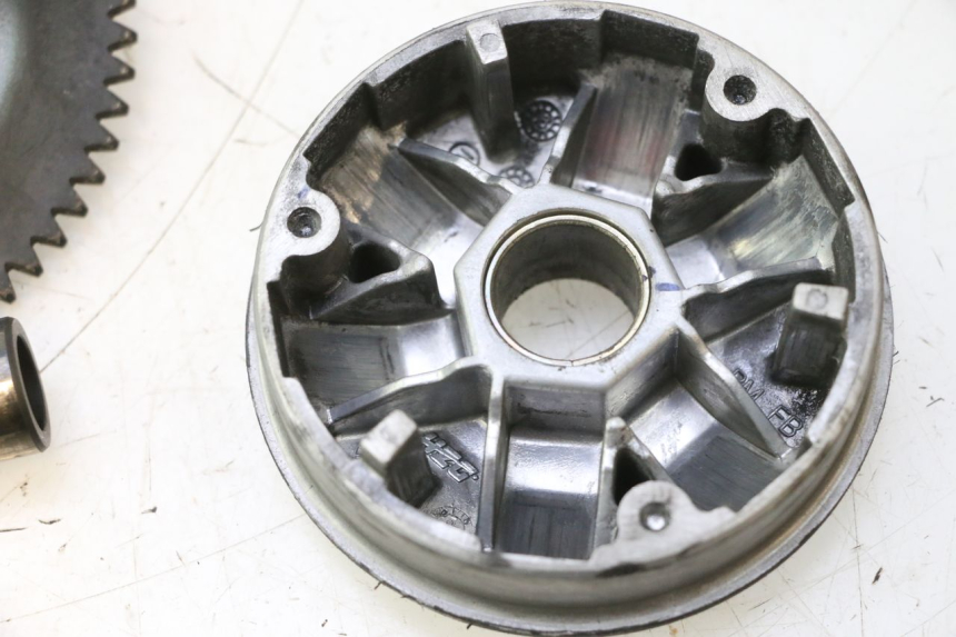 photo de VARIATOR PEUGEOT KISBEE 4T 50 (2023 - 2026) - Zoom op gebruiksstaat