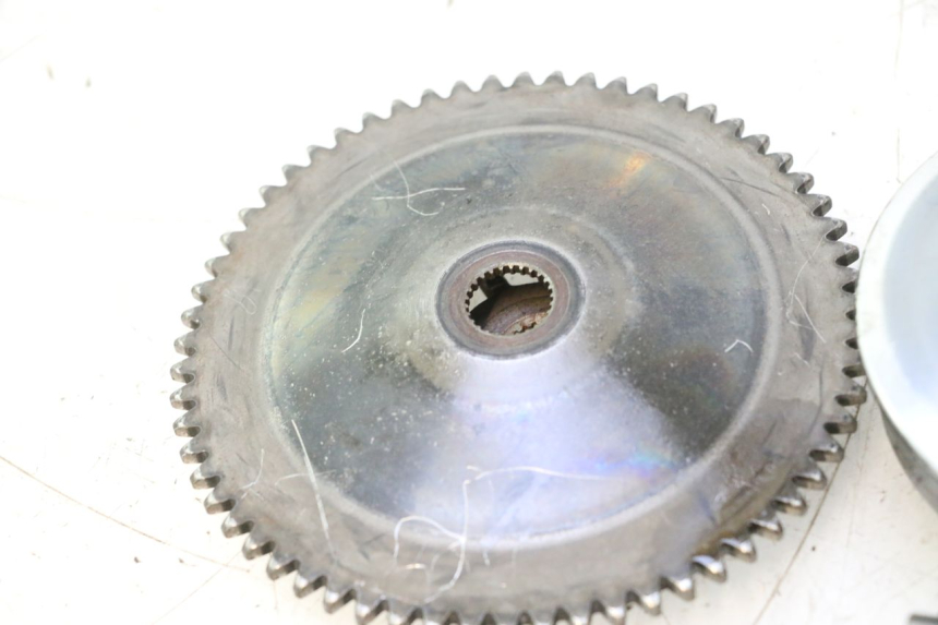 photo de VARIATOR PEUGEOT KISBEE 4T 50 (2010 - 2017) - Zoom op gebruiksstaat