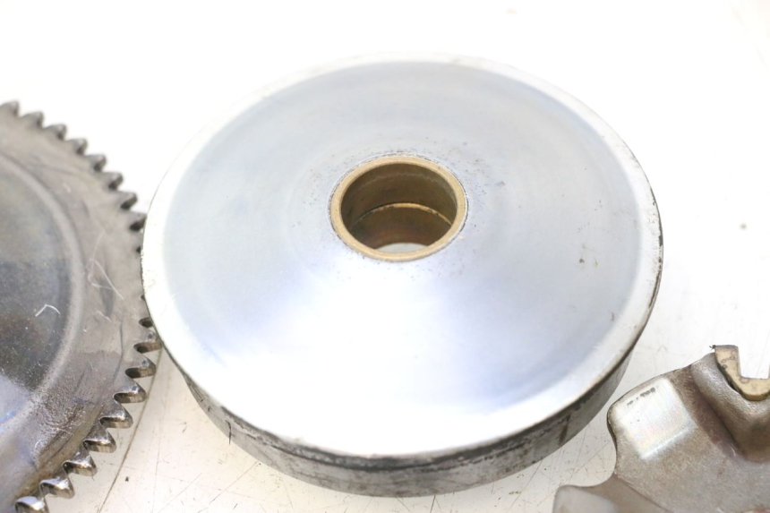 photo de VARIATOR PEUGEOT KISBEE 4T 50 (2010 - 2017) - Andere kijkhoek