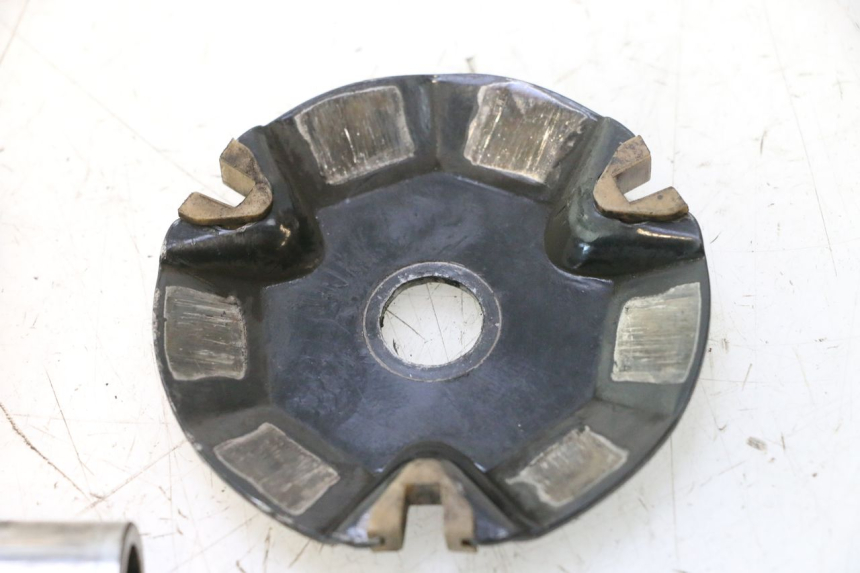 photo de VARIATOR PEUGEOT KISBEE 4T 50 (2018 - 2022) - Bevestigingspunten