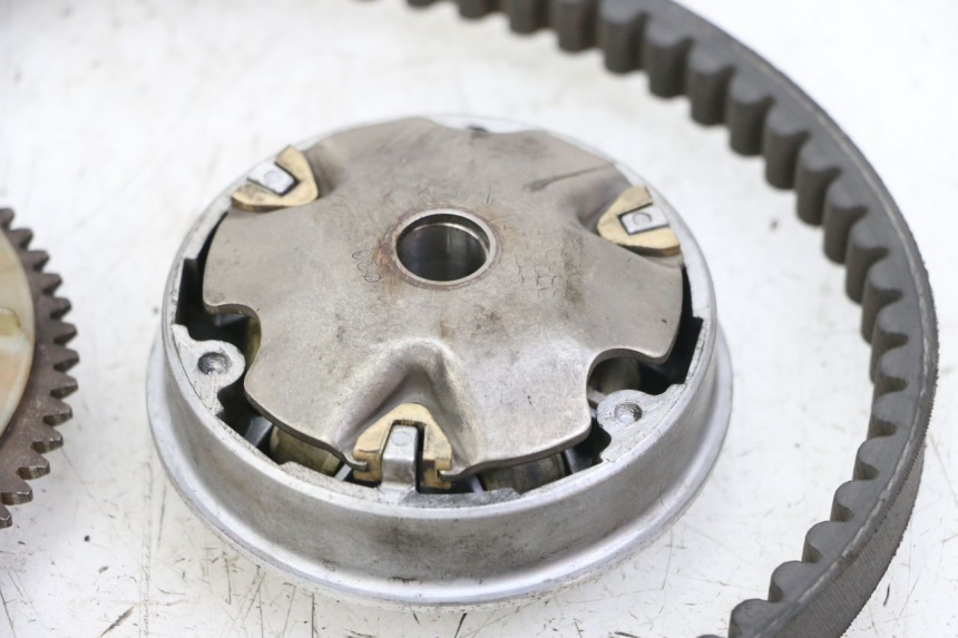 photo de VARIATOR KYMCO AGILITY 4T 50 (2018 - 2022) - Zoom op gebruiksstaat