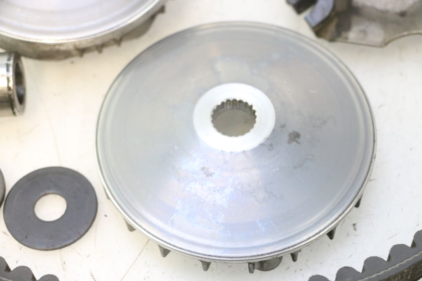 photo de VARIATOR PIAGGIO LIBERTY IGET S 125 (2016 - 2020) - Bevestigingspunten