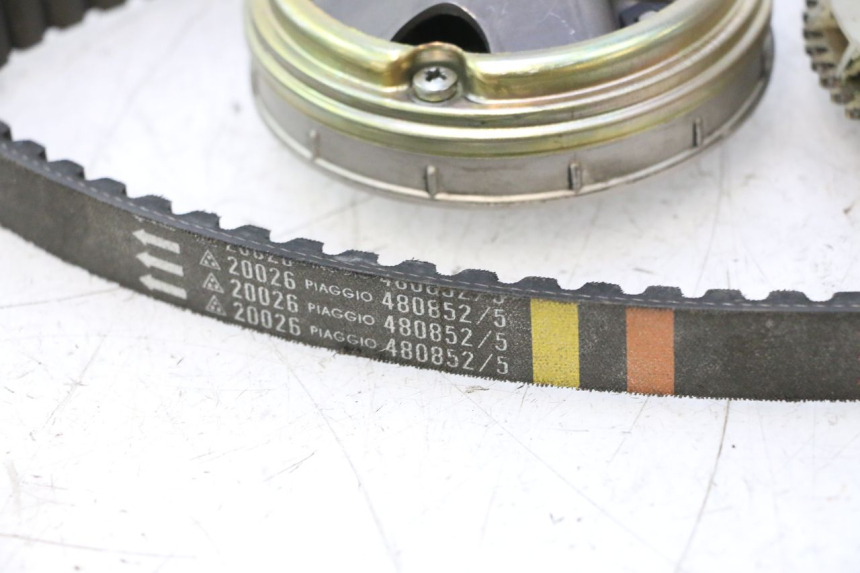 photo de VARIATOR PIAGGIO LIBERTY 50 (1998 - 2003) - Detail van het onderdeel