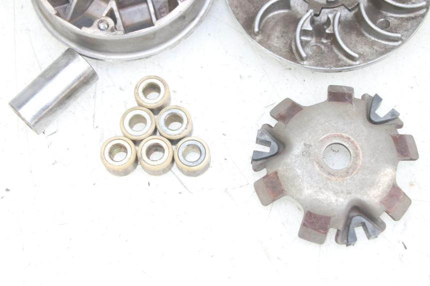 photo de VARIATOR PEUGEOT LUDIX 50 (2005 - 2007) - Bevestigingspunten