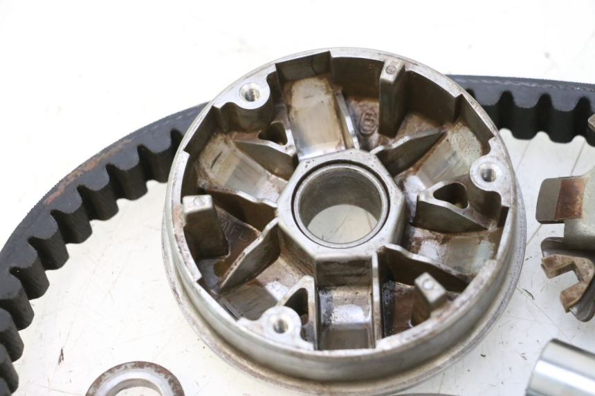 photo de VARIATOR PEUGEOT LUDIX ONE 14P 50 (2004 - 2013) - Zoom op componenten
