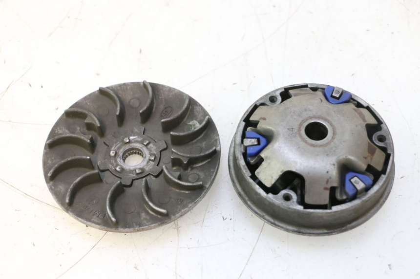 photo de VARIATOR PEUGEOT LUDIX ONE 50 (2004 - 2006) - Zoom op gebruiksstaat