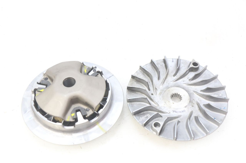 photo de VARIATOR YAMAHA N-MAX NMAX 125 (2017 - 2020) - Detail van het onderdeel