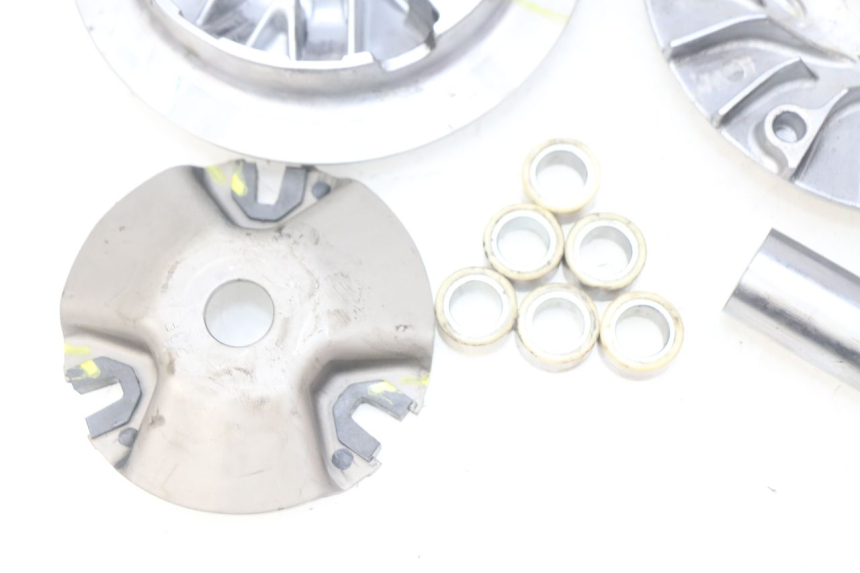 photo de VARIATOR YAMAHA N-MAX NMAX 125 (2017 - 2020) - Bevestigingspunten