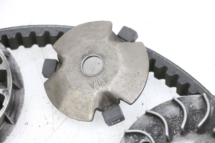 photo de VARIATOR SYM ORBIT III 3 4T 50 (2021 - 2025) - Zoom op componenten