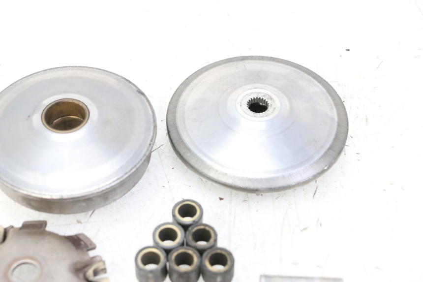 photo de VARIATOR PEUGEOT LUDIX 50 (2008 - 2017) - Bevestigingspunten