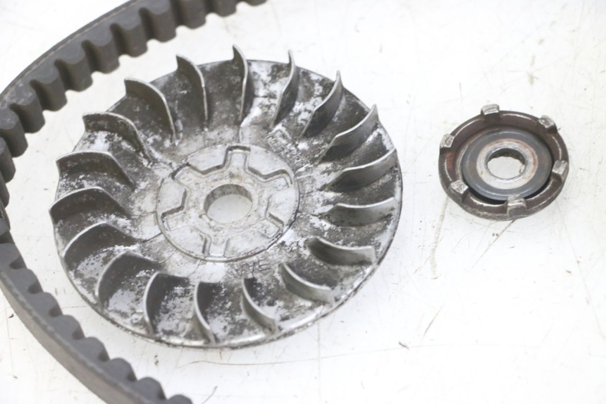 photo de VARIATOR APRILIA RALLY AC 50 (1995 - 2004) - Detail van het onderdeel