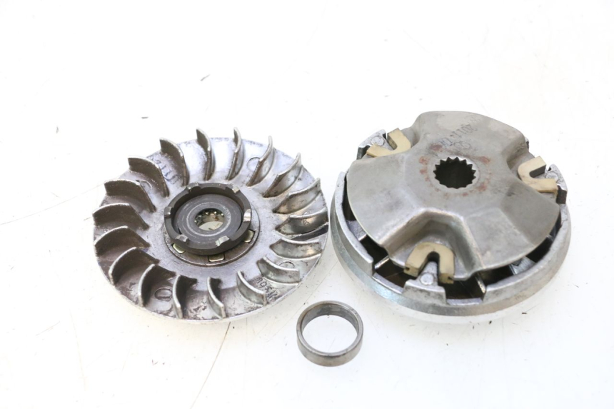 photo de VARIATOR KEEWAY RY6 2T 50 (2011 - 2019) - Detail van het onderdeel
