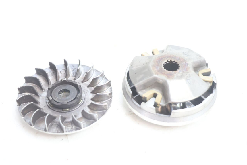 photo de VARIATOR KEEWAY RY6 2T 50 (2011 - 2019) - Andere kijkhoek