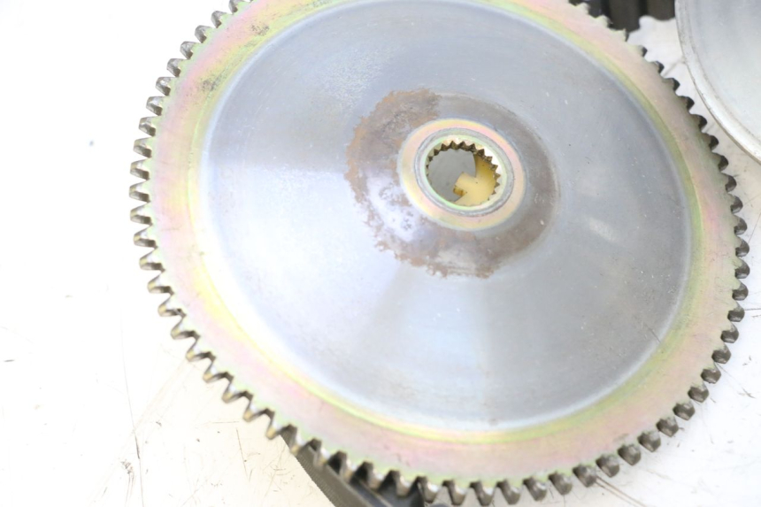 photo de VARIATOR PEUGEOT SATELIS COMPRESSOR K15 125 (2006 - 2009) - Zoom op gebruiksstaat