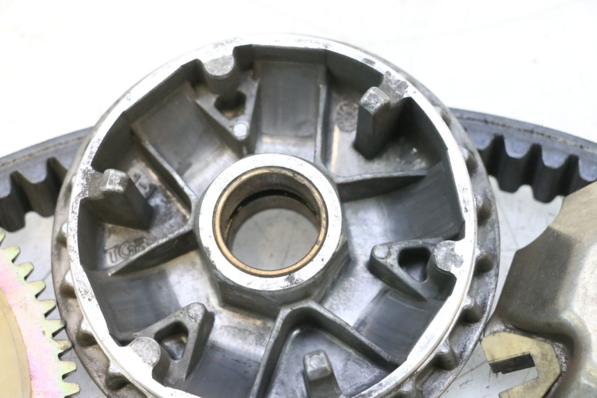 photo de VARIATOR PEUGEOT SATELIS COMPRESSOR K15 125 (2006 - 2009) - Staat van het oppervlak