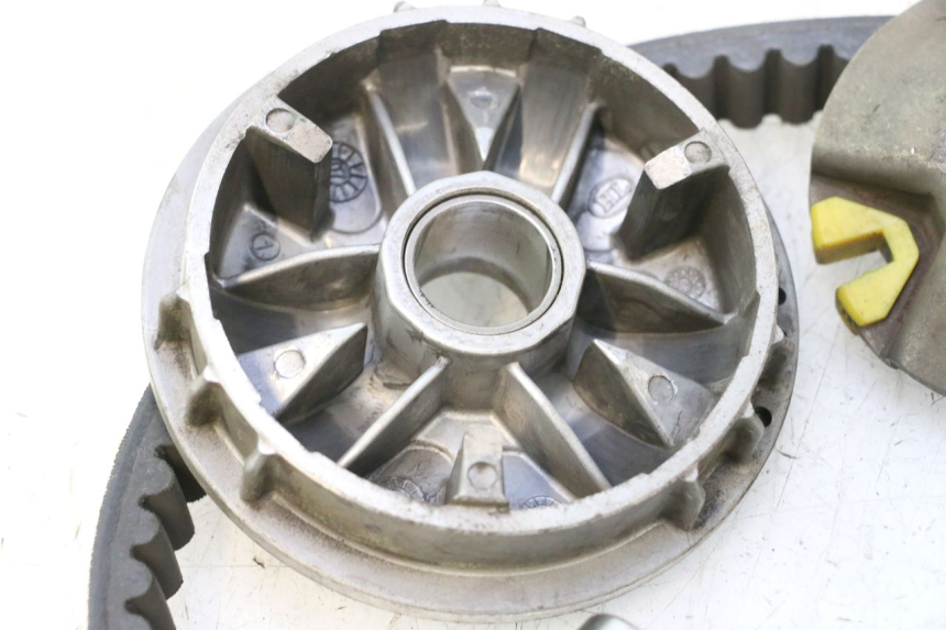 photo de VARIATOR PEUGEOT SATELIS 125 (2013 - 2018) - Zoom op componenten