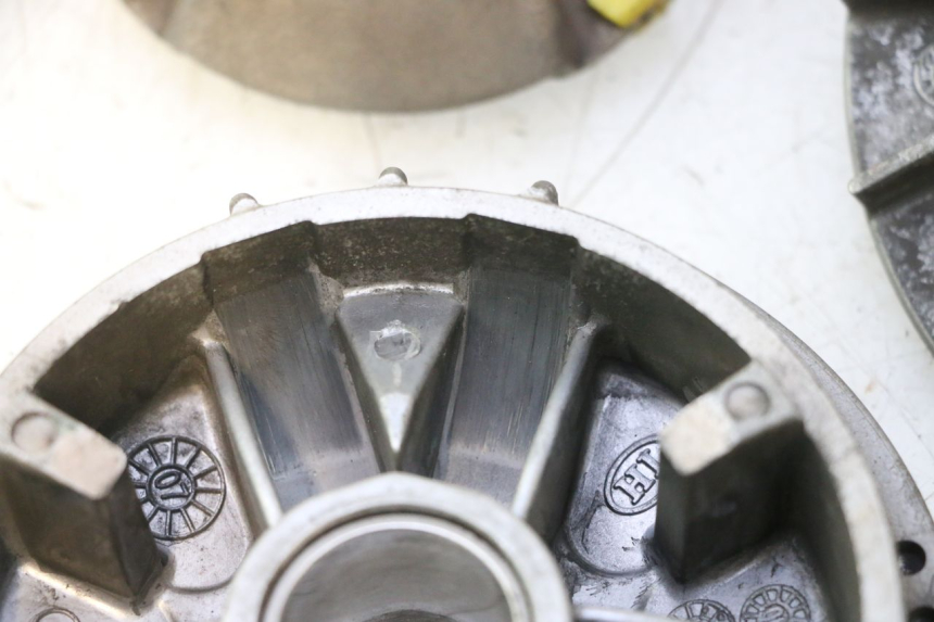 photo de VARIATOR PEUGEOT SATELIS 125 (2013 - 2018) - Markeringen en referenties